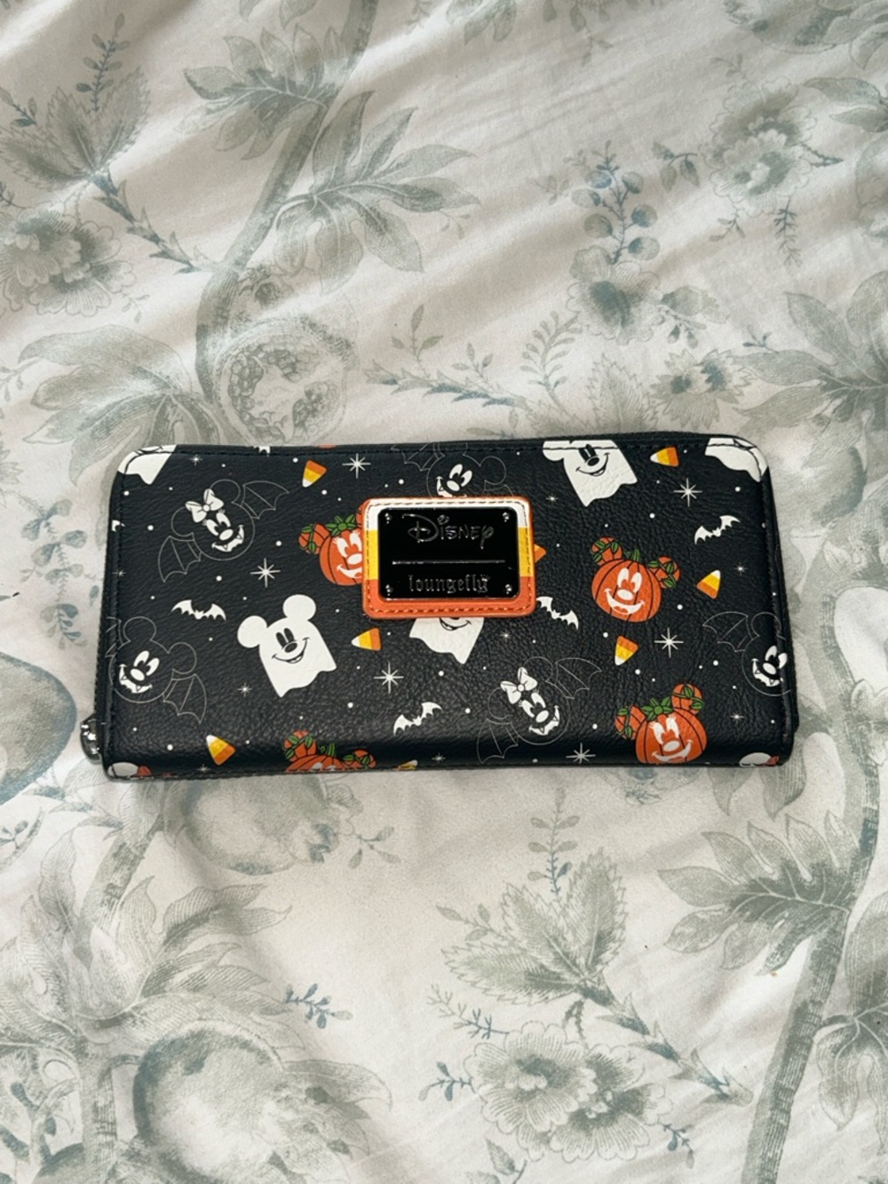 Loungefly Disney wallet, Halloween